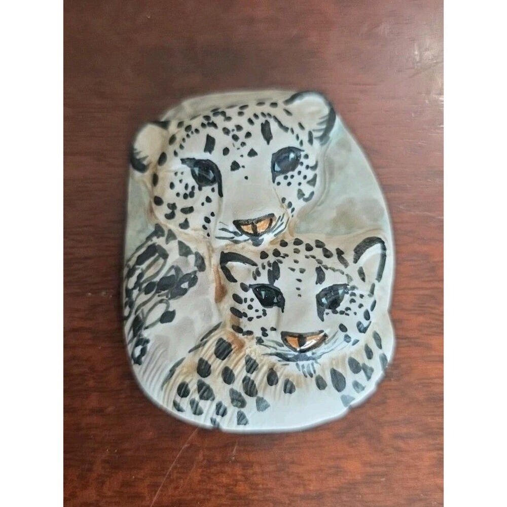 Vintage Realistic Porcelain Snow Leopards Pin Brooch By Carol Halmy Signed